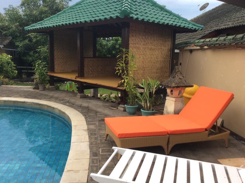 Villa Yukie Senggigi Montongbuwoh Extérieur photo