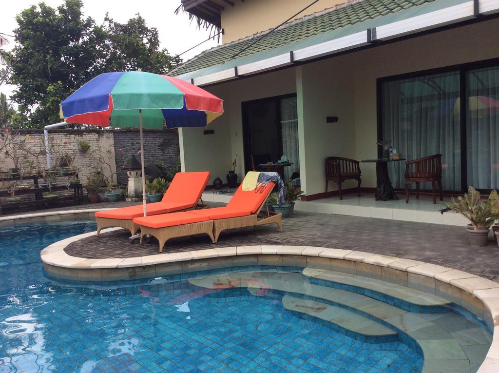 Villa Yukie Senggigi Montongbuwoh Extérieur photo