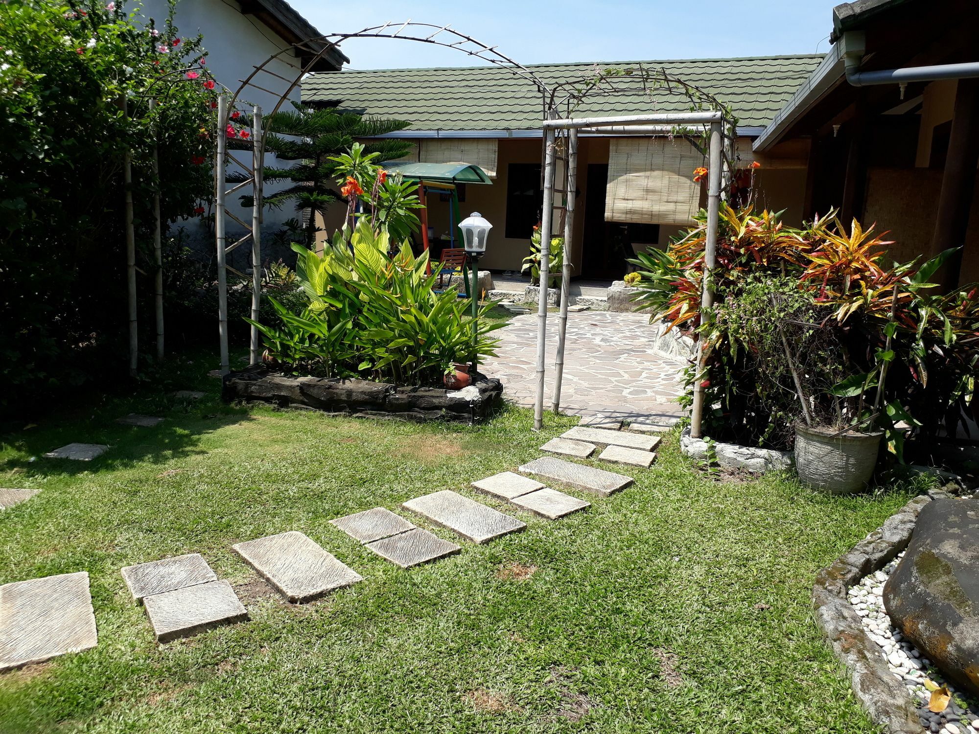 Villa Yukie Senggigi Montongbuwoh Extérieur photo
